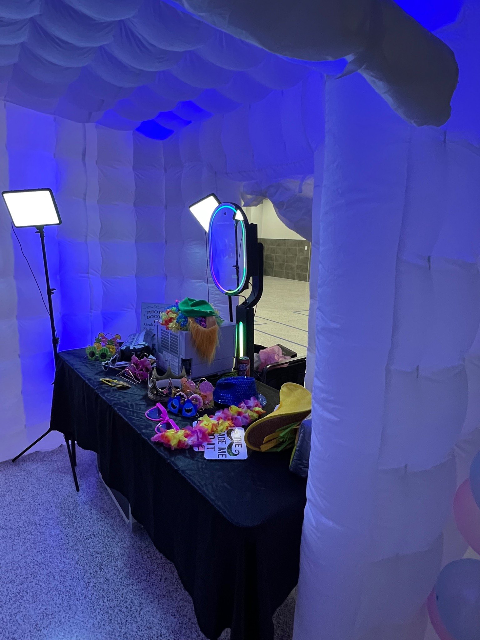 Inflatable photo booth enclosure